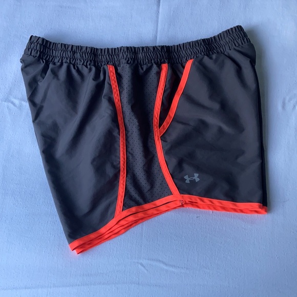 Adidas running shorts large - Picture 3 of 4